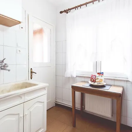 Comfy & Relaxing Szaloniki